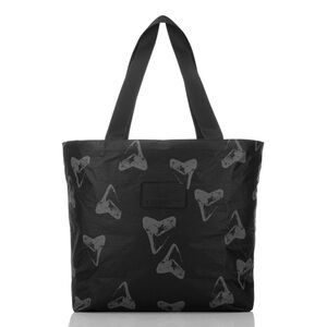 ALOHA Collection Day Tripper Tote ʻAumākua Shark Teeth New NWOT